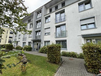 Exklusive, neuwertige 4-Zimmer-Wohnung mit Balkon und Einbauküche in Köln