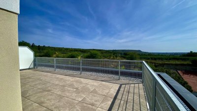 Erstbezug Mini Penthouse mit großer Terrasse und wunderschönem Ausblick