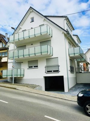 Ansprechende und neuwertige 3-Raum-EG-Wohnung mit gehobener Innenausstattung mit Balkon in Empfingen