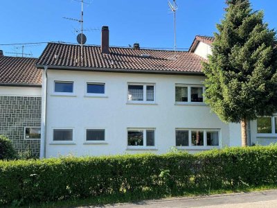 Albershausen: 3- bis 4-Zimmer-Whg. in ruhiger Ortsrandlage, mit Südbalkon, Gartenanteil & Garage