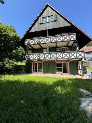 HOCHSCHWARZWALD - Kernsanierte und somit NEUWERTIGE Ferienwohnung in der Jagdhausresidenz Hundsbach