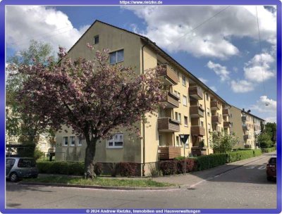 Zentrale, helle2 Zi.- Wohnung mit sonnigem Balkon