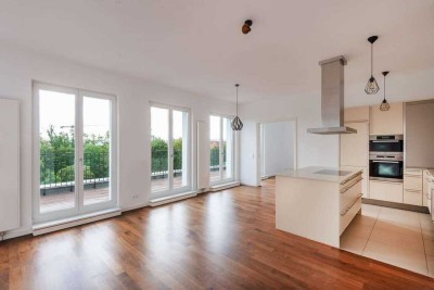 Bezugsfreies Penthouse mit großer Süd-Terrasse und einzigartigem Weitblick am Volkspark Fhain!