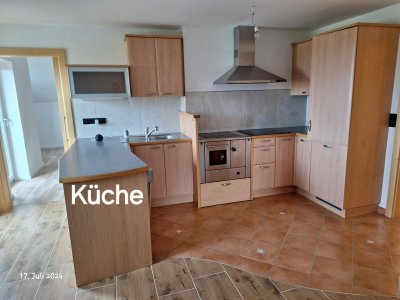 Schöne 5-Raum-DG-Wohnung mit Balkon in Dunzendorf