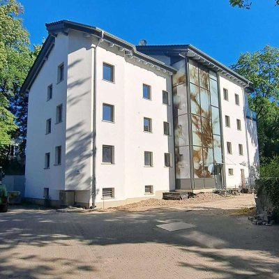 Kernsaniertes Wohnhaus mit Grünflächenanteil am Wannsee sucht Erstmieter - provisionsfrei!