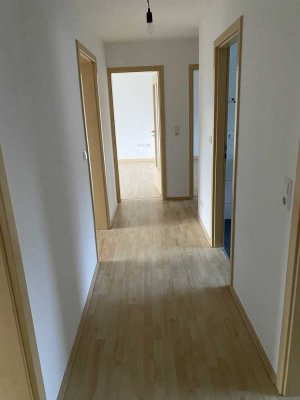 Freundliche und vollständig renovierte 4-Zimmer-Wohnung mit Einbauküche in Schwäbisch Hall