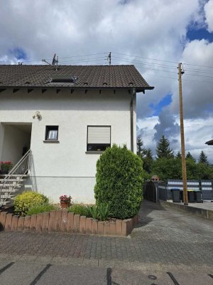 ETW/Haus mit großem Balkon