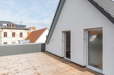 Neue 2-Zimmer-DG-Wohnung mit riesiger Dachterrasse und Schlossblick in exklusiver Innenstadtlage