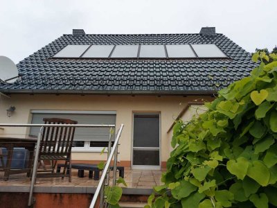 Einfamilienhaus mit Bürogebäude, Werkstatt und Lager-Produktionshalle