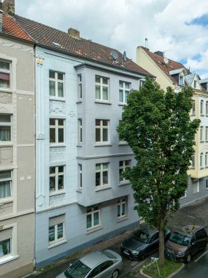 **großzügiges Haus mit einer klassischen Gründerzeit Fassade in der Nähe des kleinen Parks Nordmarkt