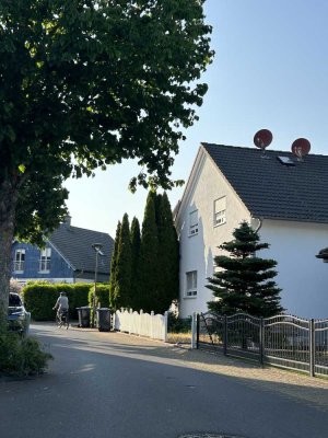 Freistehendes Einfamilienhaus mit großem Garten