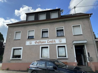 Ehem. Gasthaus mit Betreiberwohnung in Ortslage der Gemeinde Kail