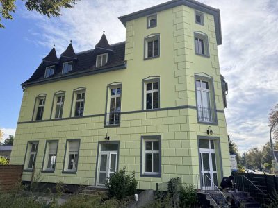 geräumige Wohnung mit Gewerbemöglichkeit im EG