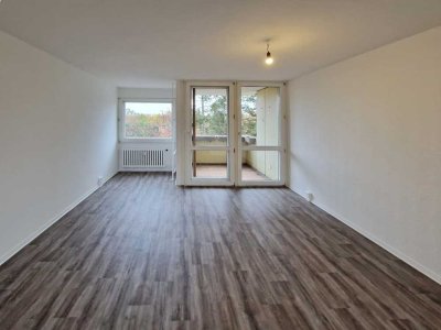 Wasserblick vom Essbereich - lasst euch verzaubern von der tollen 2-Zimmer-Wohnung mit Balkon!