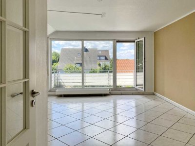 Helle Dachgeschosswohnung mit Sonnenbalkon und Blick über Dortmund