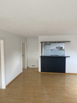 Vollständig renovierte 4,5-Raum-Wohnung mit Balkon in Bad urach