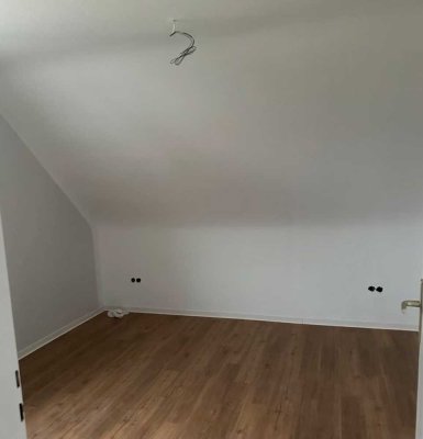 Freundliche 2-Zimmer-Dachgeschosswohnung in Weinheim