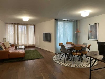 Large stylish apartment with sunny balcony near Tempelhofer Feld