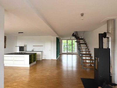 Moderne Dachgeschosswohnung über 2 Etagen mit Loftstyle