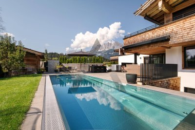 Alpiner Stil &amp; höchster Komfort: Chalet mit traumhaftem Bergblick &amp; Pool