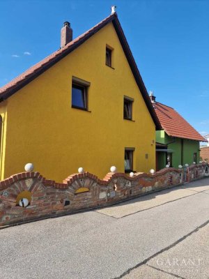 Geräumiges Einfamilienhaus in Lappersdorf, mit vielen Möglichkeiten, Familie und Arbeit zu verbinden