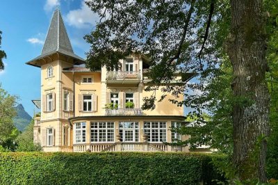 Liebe auf den ersten Blick! Villenetage auf ca. 235 m² mit sonnigem Garten