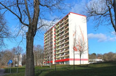 1-Raum-Wohnung mit großem Balkon, Aufzug und Dusche