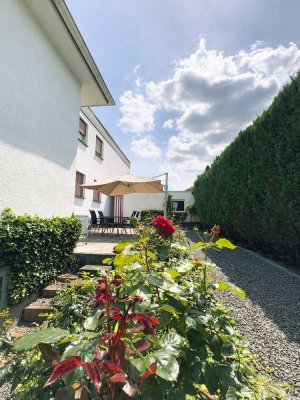 "Haus im Haus" mit eigenem Garten und zwei Terrassen im besten Villenviertel von Neu-Isenburg