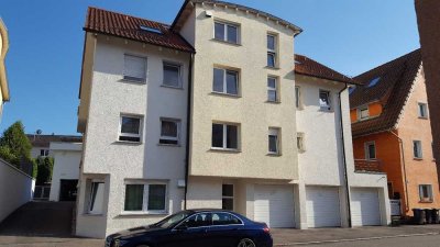 Hochwertige und sonnige  4-Zimmer-Wohnung mit Terrasse im 1. OG zur Miete in Filderstadt-Bernhausen