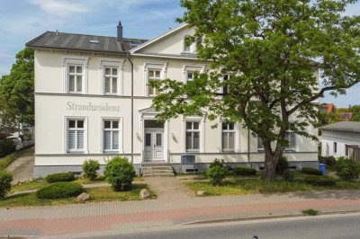 Exklusives Wohnen in Glowe auf Rügen: Historisches Lehrerzimmer mit modernem Komfort