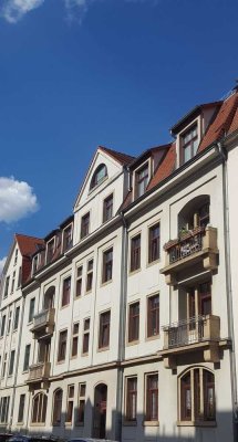 Gemütliche 2 Raumwohnung mit Badewanne, Balkon & EBK