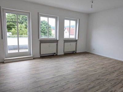 3 Zimmer Wohnung mit großem Südbalkon in Untermaßfeld