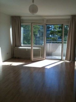 4 x 1-Zimmer-Wohnung mit Balkon und EBK in Eschborn