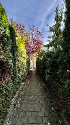 Idyllisches Haus mit parkähnlichen Garten direkt am Feld mit Wintergarten und Kamin