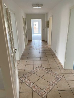 Exklusive 6-Zimmer-Wohnung im Altbau