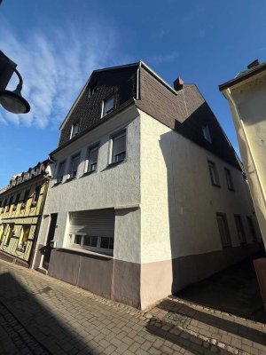 Solides Einfamilienhaus in Kamp-Bornhofen zum Kauf!