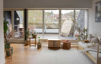 Studio-Wohnung mit besonderem Wohnambiente/Dachterrasse - großzügig, ruhig u. zentral