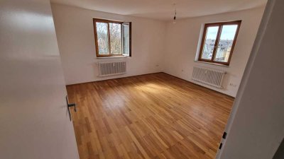 Gepflegte, zentrumsnahe 2,5-Zimmer-Wohnung mit Einbauküche im Thelottviertel