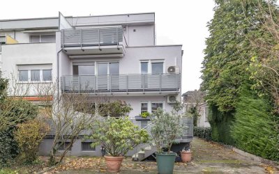 Neu-Isenburg: Freie 3-Zimmerwohnung im Westend 1. Stock, 2 Balkone, Garage