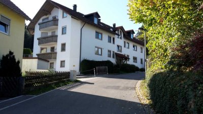 Traumhafte 2,5-Zimmer-DG-Wohnung mit 2 Balkonen und Einbauküche in Kaufbeuren