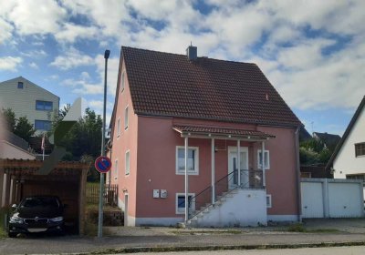 Schönes Einfamilienhaus mit 2 Wohneinheiten in Mainburg-Sandelzhausen