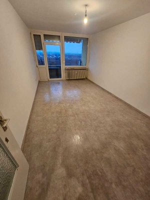 Geschmackvolle 2-Raum-Wohnung mit Balkon und Einbauküche in Neu-Esting