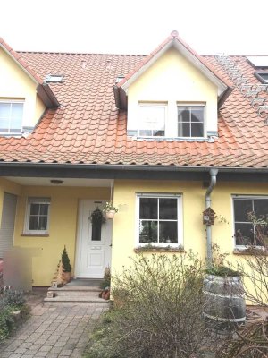 Sehr schönes Haus in idyllischer Wohnanlage mit Garage