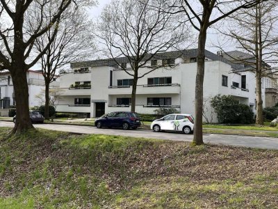 Stadtwaldlage!! Lichtdurchflutete 3-Raumwohnung mit Sonnenbalkon und Gartennutzung!!