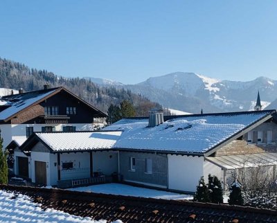 Wohnhaus mit Einliegerwohnung, Traumhafte Lage, einzigartiges Panorama in Oberstaufen