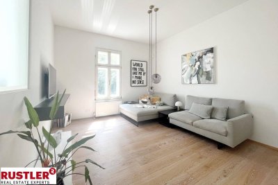 Zeitloser Luxus im Herzen der Stadt: Wohnen im stilvollen Altbau mit privatem Garten