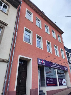 Gemütliche Dachgeschoßwohnung in KH Nord mit kleiner Pantryküche, sofort frei ....