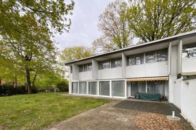 Mörfelden-Walldorf: Kein 08/15!! Architektur der Moderne in der Oberwaldsiedlung.  Eleganz für Fr...