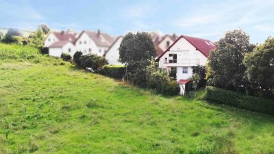 Wohlfühl Oase in Bad Abbach: Stilvolle Maisonette mit Blick ins Grüne!