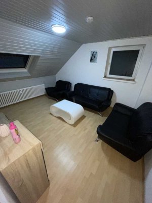 Möblierte 2,5-Zimmer-Dachgeschosswohnung in Oberhausen